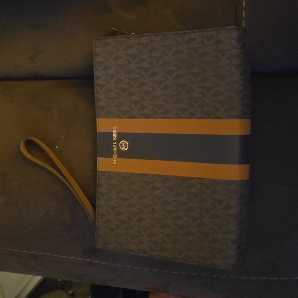 Michael Kors Signature Travel Wristlet Pouch